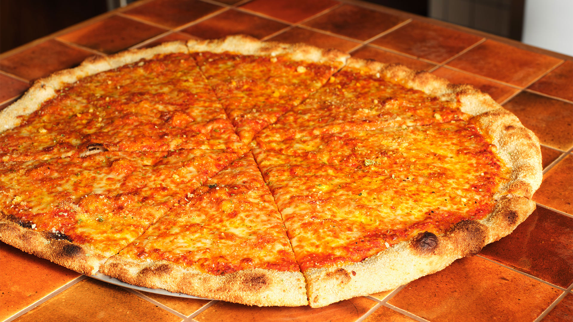1_paulies_pizza_18inch_041_margherita_ret_flat